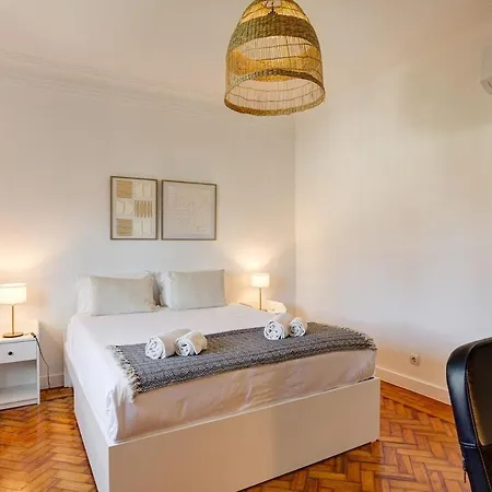 Bright Tailor Made Flat With Ac In Areeiro Apartmán Lisboa