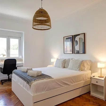 Bright Tailor Made Flat With Ac In Areeiro Διαμέρισμα Lisboa