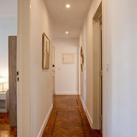 Διαμέρισμα Bright Tailor Made Flat With Ac In Areeiro Lisboa
